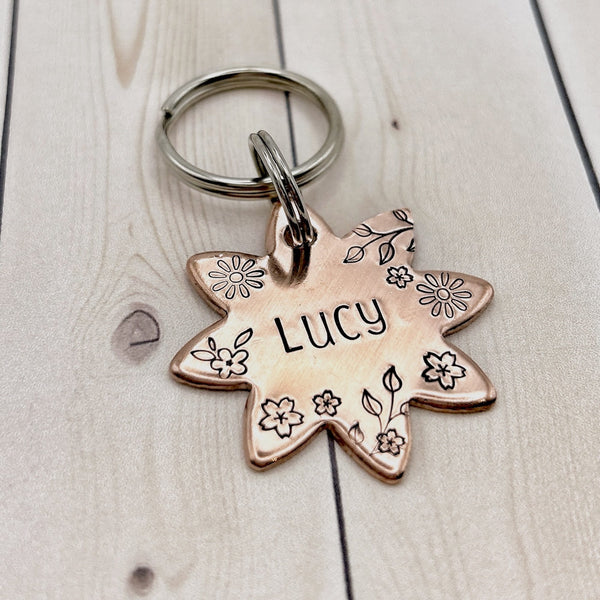 Médaille Fleur pour Chien, Médaillon Personnalisé en Cuivre, Médaille Gravée avec Fleurs