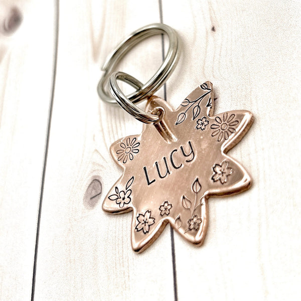 Médaille Fleur pour Chien, Médaillon Personnalisé en Cuivre, Médaille Gravée avec Fleurs