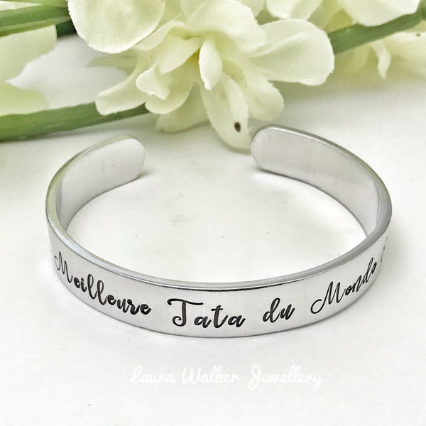 Tata Tatie Jewelry, Bangle Engraved 'The Best Aunt in the Whole World'