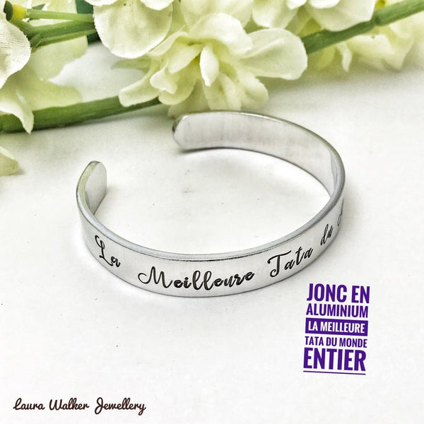 Tata Tatie Jewelry, Bangle Engraved 'The Best Aunt in the Whole World'