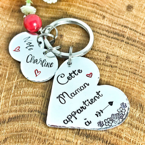'Mom belongs to' keychain