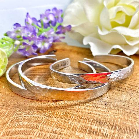 Manchette Femme, Bracelet avec Message Personnalisé, Cadeau pour Meilleure Amie, Bijou Personnalisé