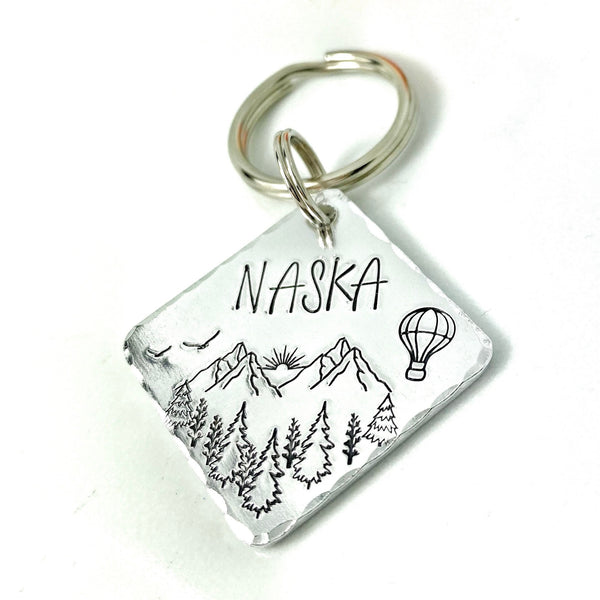 Médaillon d'identité Chien, Médaille Chien Montagnes et Forêt, Gravé avec Nom et Numéro