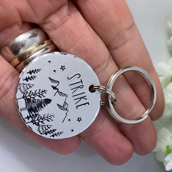 Médaille d'identité Chien, Médaille pour Chien Montagnes et Forêt, Médaillon Personnalisé Fait Main en France