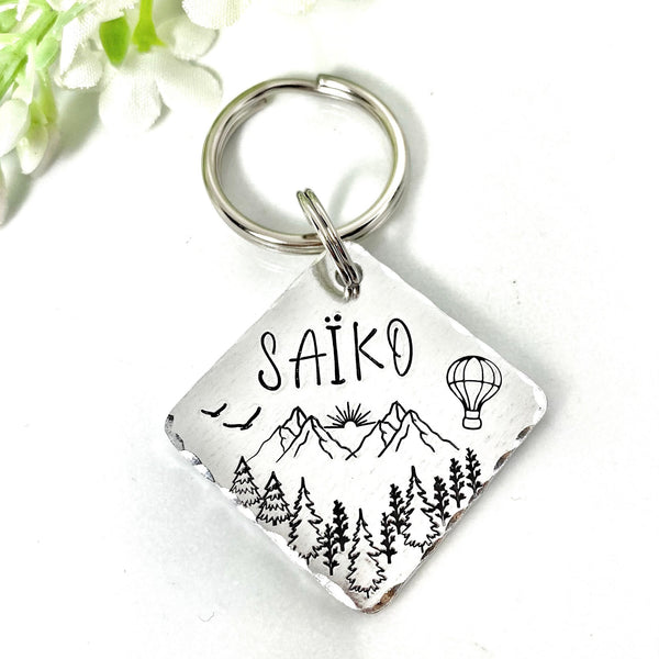 Médaillon d'identité Chien, Médaille Chien Montagnes et Forêt, Gravé avec Nom et Numéro