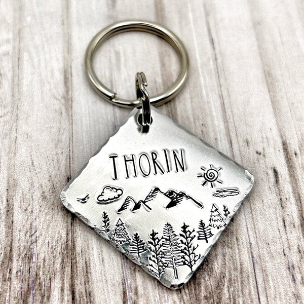 Médaillon d'identité Chien, Médaillon Personnalisé, Médaille Chien avec Montagne et Arbres