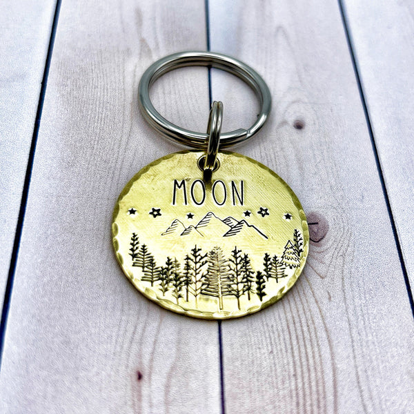 Médaille d'identité Chien, Médaille pour Chien Montagnes et Forêt, Médaillon Personnalisé Fait Main en France
