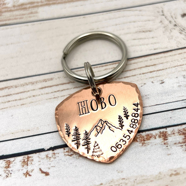Médaille de Chien en Cuivre Laiton ou Aluminium, Personnalisable Nom et Numéro, Montagnes et Forêt