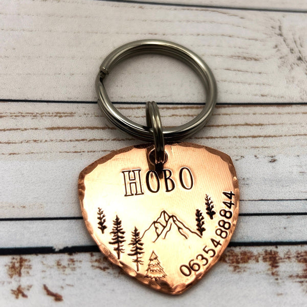 Médaille de Chien en Cuivre Laiton ou Aluminium, Personnalisable Nom et Numéro, Montagnes et Forêt