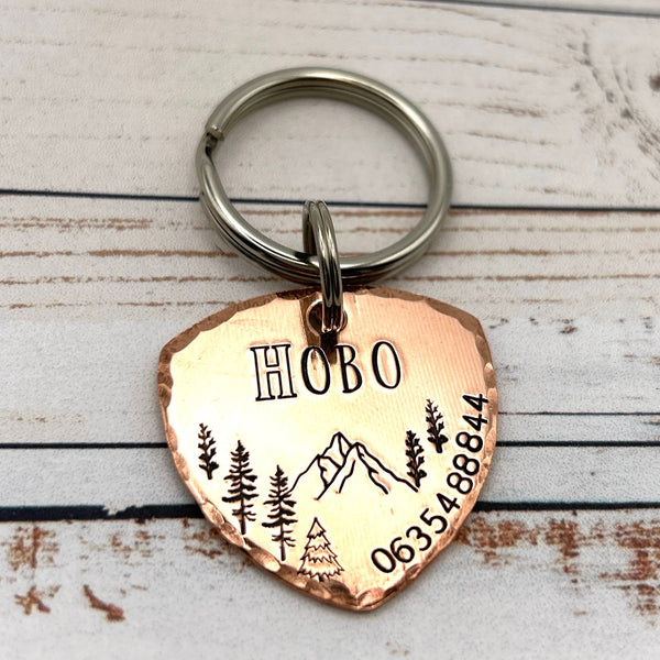 Médaille de Chien en Cuivre Laiton ou Aluminium, Personnalisable Nom et Numéro, Montagnes et Forêt