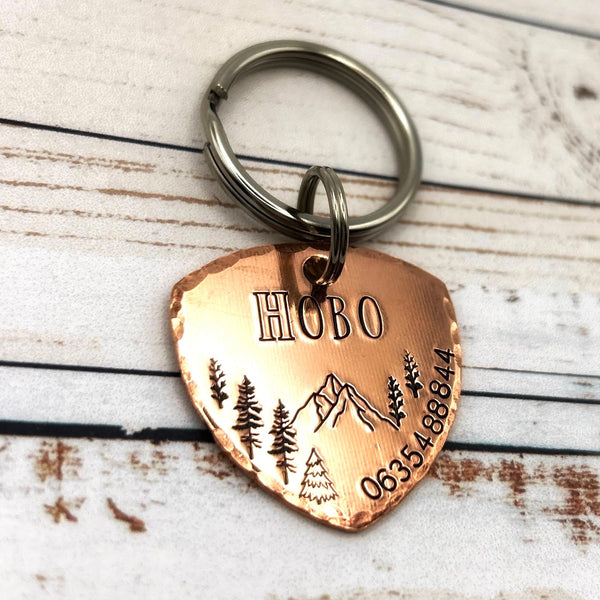 Médaille de Chien en Cuivre Laiton ou Aluminium, Personnalisable Nom et Numéro, Montagnes et Forêt