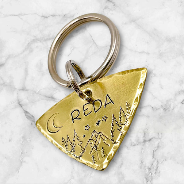Médaille d’identification pour un petit chien | Laiton | Montagnes Nuit