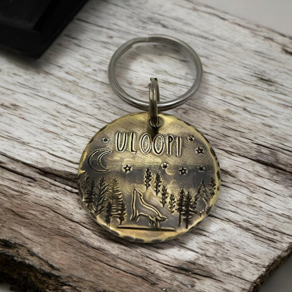 Médaille Personnalisée pour Chien, Médaillon en Laiton, Montagnes et Arbres, Médaille avec Loup