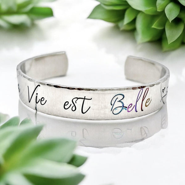 La Vie est Belle, Bracelet Jonc Gravé, Manchette La Vie est Belle, Bijoux La Vie est Belle