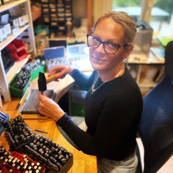 Porte Clé Personnalisé pour Mamie, Cadeau pour la Fête des Grand-Mères