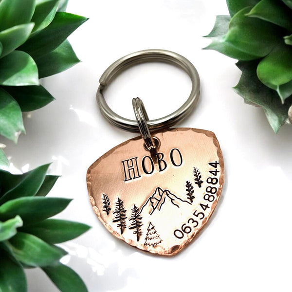 Médaille de Chien en Cuivre Laiton ou Aluminium, Personnalisable Nom et Numéro, Montagnes et Forêt