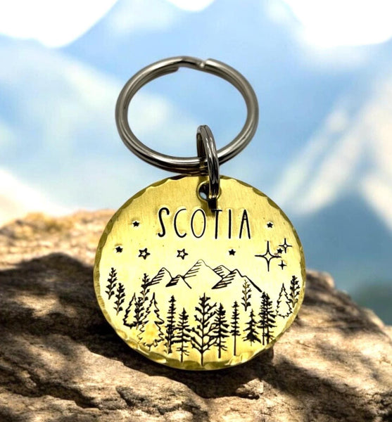 Médaille d'identité Chien, Médaille pour Chien Montagnes et Forêt, Médaillon Personnalisé Fait Main en France