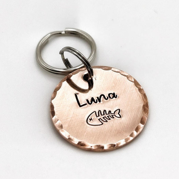 Médaille Ronde Personnalisée pour Chat – Gravée à la main - Pendentif Collier Chat, Étiquette Nom et Numéro