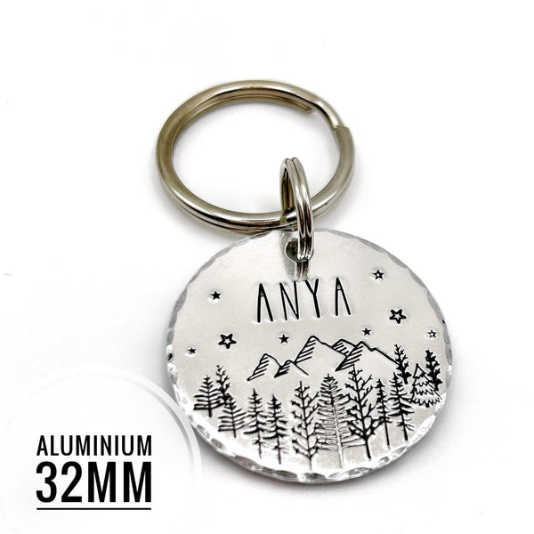 Médaille Personnalisée pour un Chien, Montagnes et Forêt, Médaillon Argent avec Nom et Numéro
