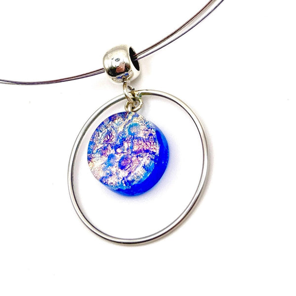 Collier Artisanal en Verre Dichroïque – Pendentif Cercle Coloré, Idée Cadeau Femme