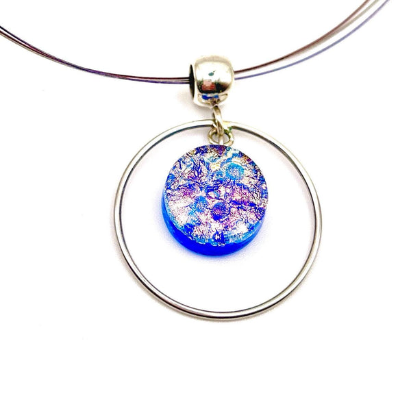 Collier Artisanal en Verre Dichroïque – Pendentif Cercle Coloré, Idée Cadeau Femme
