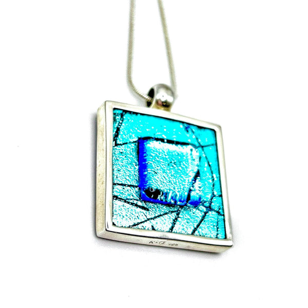 Pendentif en verre dichroïque aqua – Cadeau d’anniversaire ou de fête - Argent Massif
