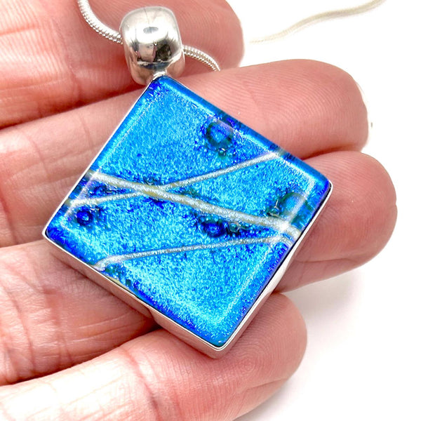 Pendentif en argent massif et verre fusionné - Collier Bleu - Cadeau Femme Saint Valentin