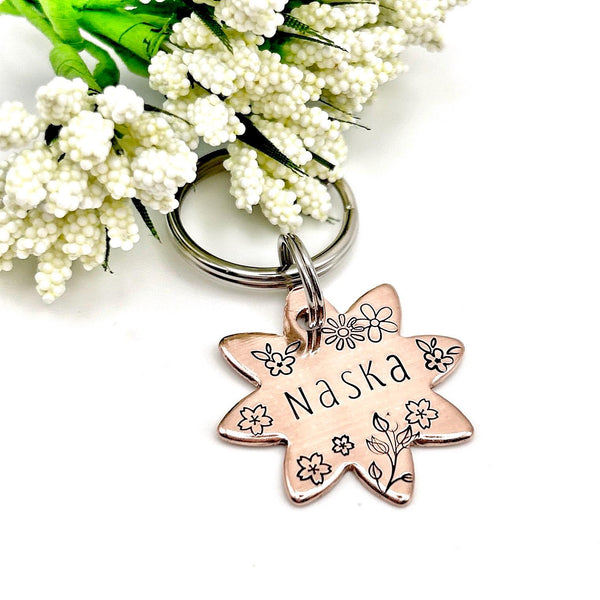 Médaille d'identité Chien, Jolie Médaille Personnalisée pour Chien, Médaille en Cuivre avec Fleurs