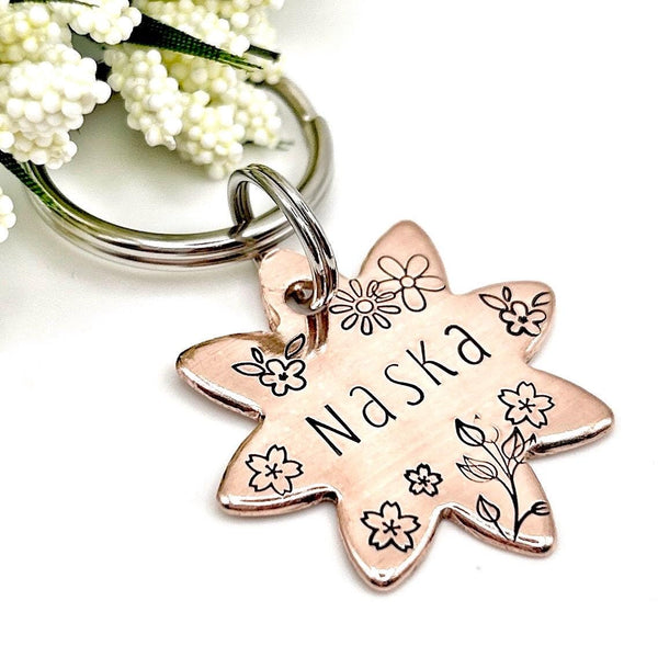 Médaille d'identité Chien, Jolie Médaille Personnalisée pour Chien, Médaille en Cuivre avec Fleurs