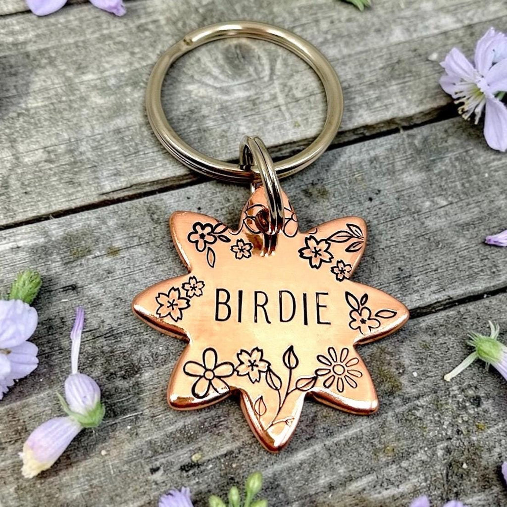 Médaille d'identité Chien, Jolie Médaille Personnalisée pour Chien, Médaille en Cuivre avec Fleurs