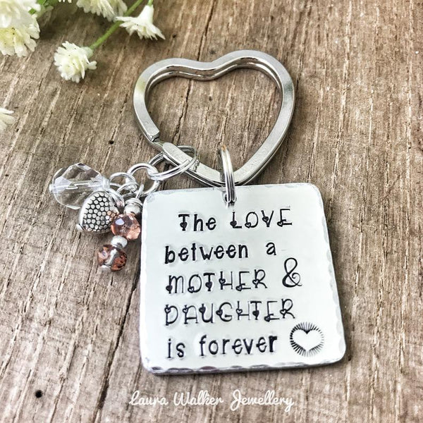 Stamped Keychain 'The Love between a Mother & Daughter'